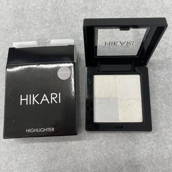 Hikari Powder Highlighter Pallet NIB  “Chiffon” - Picture 1 of 2